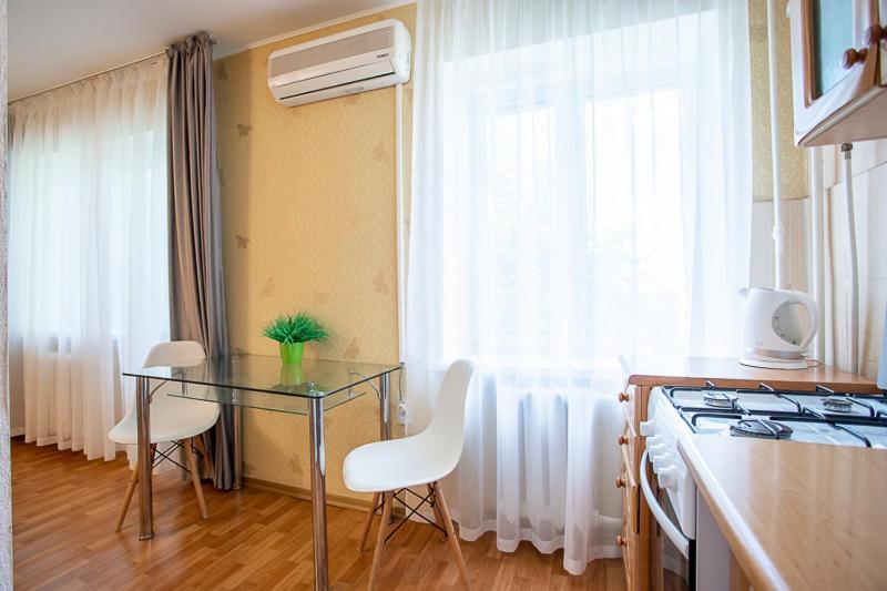 Apartment Near Central Avenue Николаев Экстерьер фото